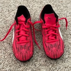 Boys Puma Soccer Cleats size 2.5